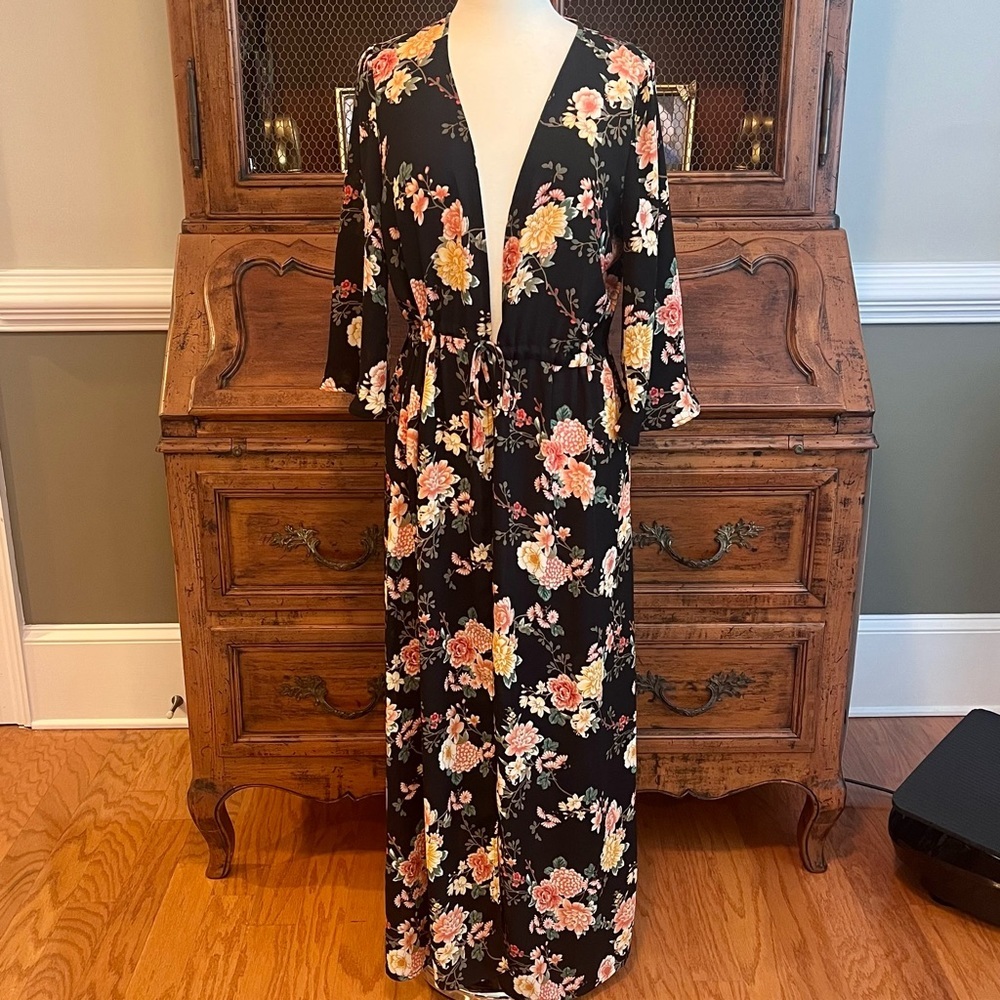 Elegant Black Floral Robe / Topper